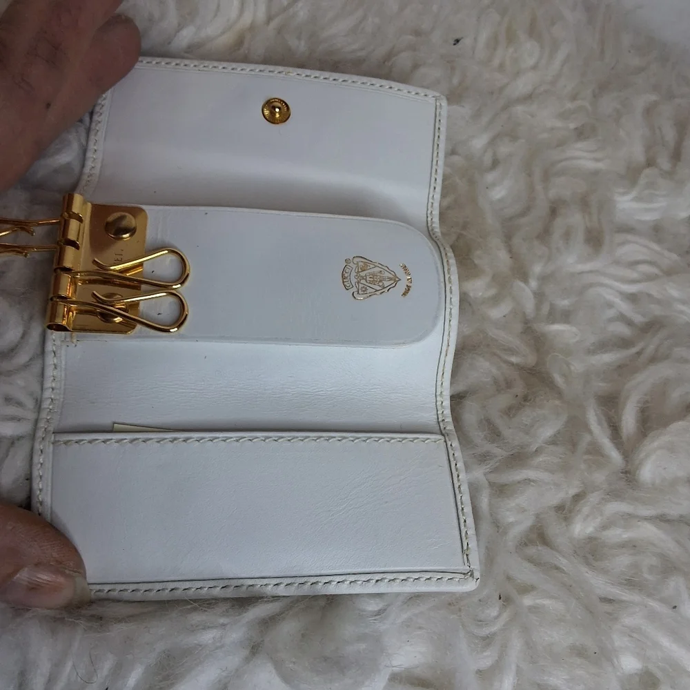 “Gucci Flora 6-Key Holder White Leather Floral Canvas Key Case”